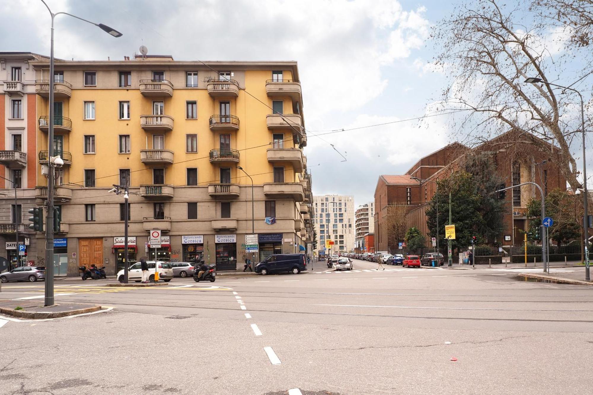 Luminoso Appartamento Con Terrazzo Forlanini Linate Milão Exterior foto